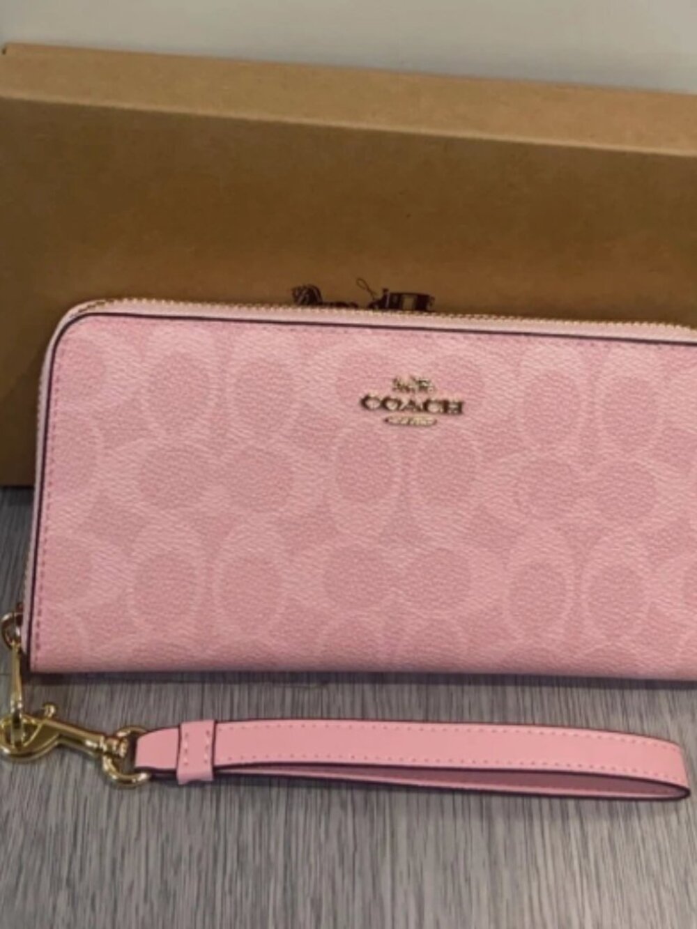 2026 Coach Long Zip Around Wallet In Signature Canvas CW778 Powder Pink
